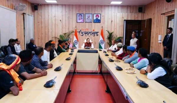 मुख्यमंत्री धामी से चौखुटिया में स्वास्थ्य सेवाओं को सुदृढ़ करने को आंदोलन कर रहे प्रतिनिधिमंडल ने की भेंट