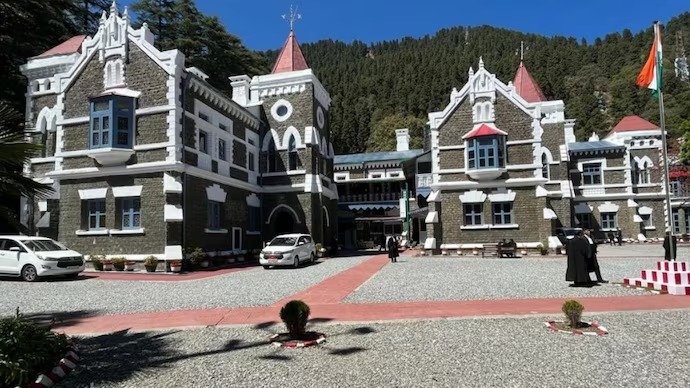 नैनीताल हाईकोर्ट ने पीसीएस मेन्स की परीक्षा पर लगाई रोक