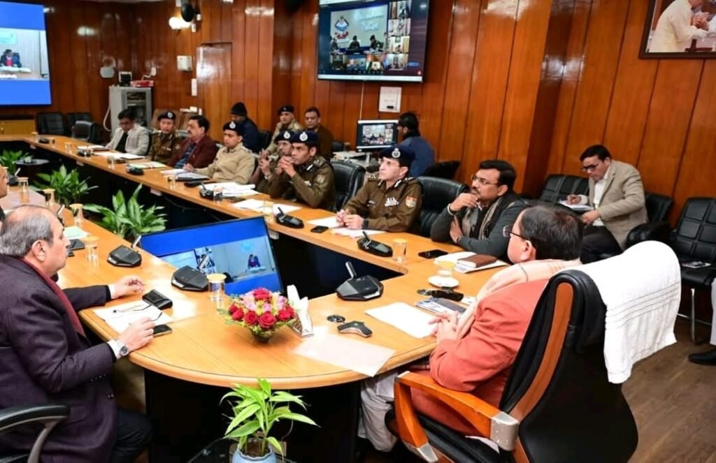 मुख्यमंत्री धामी ने अधिकारियों को स्वच्छता, प्लास्टिक मुक्ति एवं शीतकालीन यात्रा प्रबंधन के लिए ठोस व्यवस्था के दिये सख्त निर्देश 