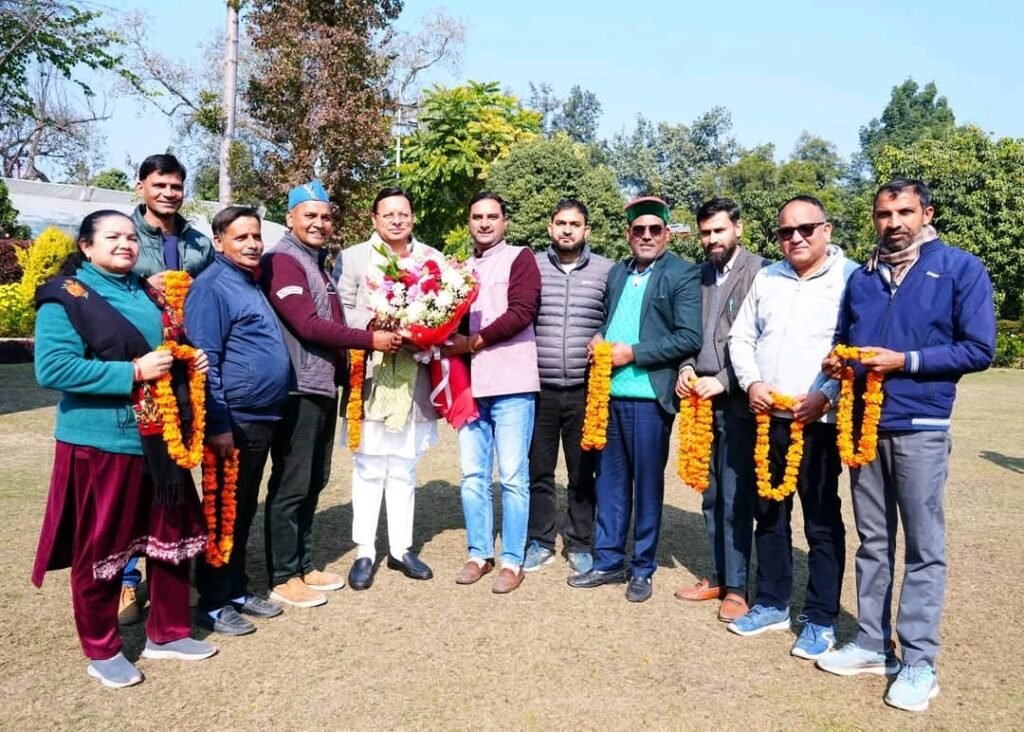 मुख्यमंत्री धामी का उपनल कर्मियों ने किया धन्यवाद