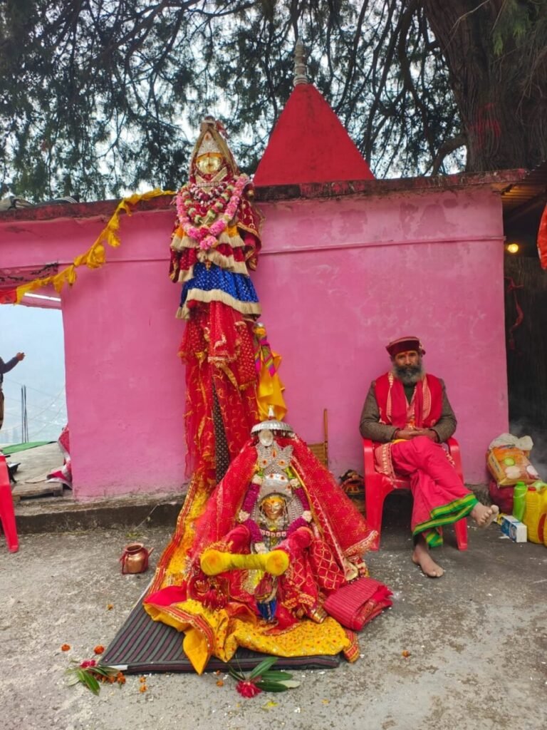 उर्गम घाटी में मां कालिंका मैदयुल धार देवी रथ यात्रा
