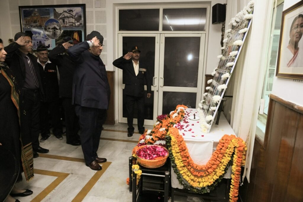 पुलवामा हमले की बरसी पर वीर जवानों को नमन, सैनिक कल्याण मंत्री गणेश जोशी ने अर्पित किए पुष्पचक्र