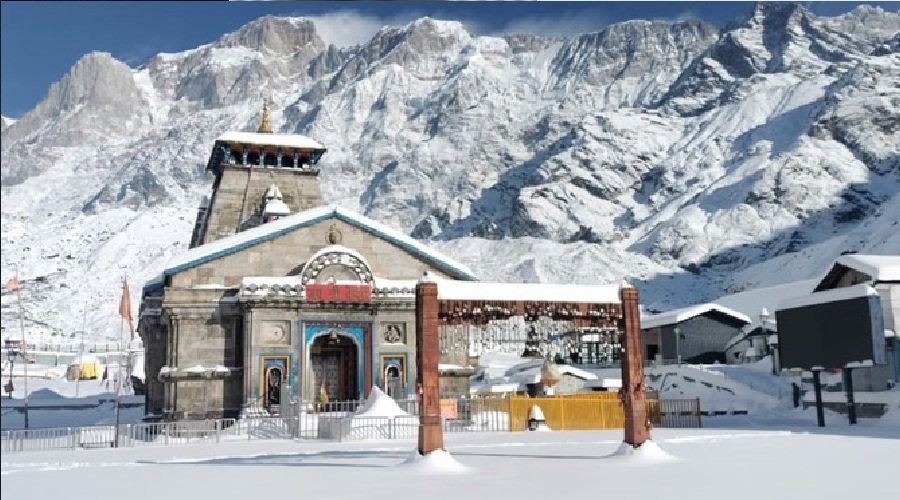 उत्तराखंड में बदला मौसम का मिजाज, चारधाम समेत इन इलाकों में बर्फबारी