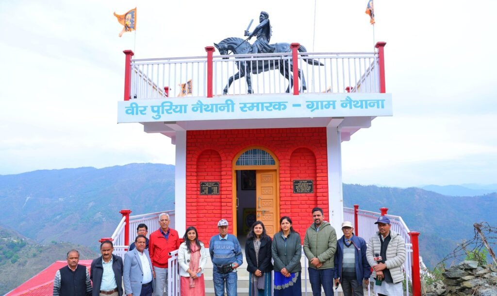 वीर पुरिया नैथानी स्मारक पहुंची जिलाधिकारी, प्रयासों को सराहा, विकास व स्वरोजगार पर जोर