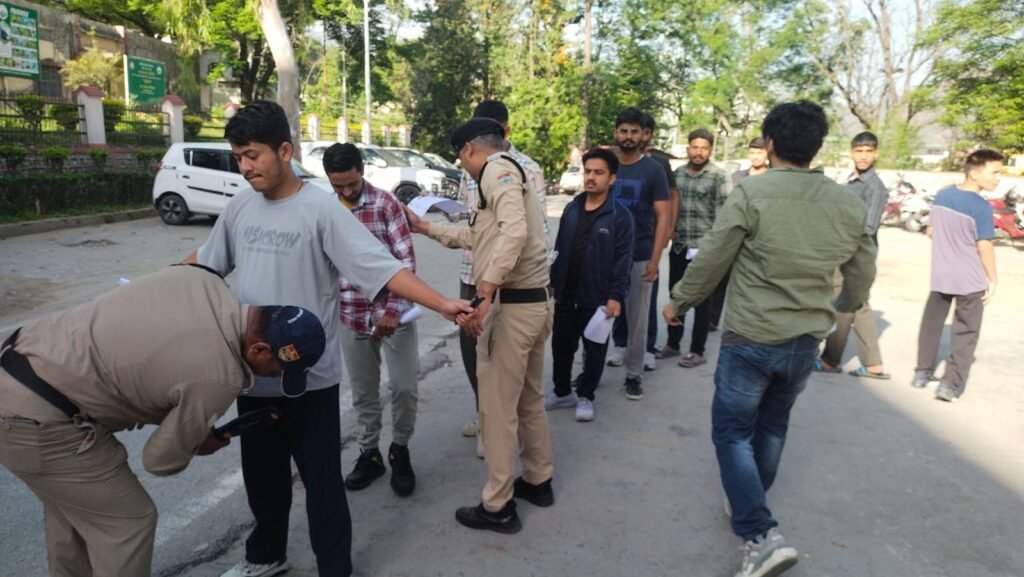 पौड़ी गढ़वाल : CDS और NDA परीक्षा शांतिपूर्ण ढंग से शुरू, सुरक्षा के पुख्ता इंतजाम