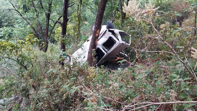 उत्तराखंड में भीषण हादसा, खाई में गिरी कार, तीन युवकों की मौत