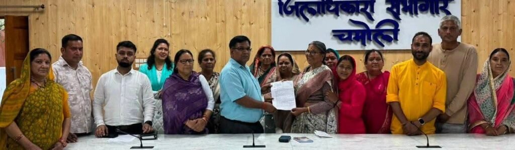 पौराणिक मंदिरों के तीन सौ मीटर दायरे में निर्माण रोक पर ग्रामीणों का विरोध