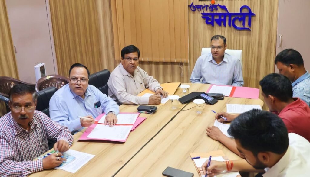 हर पात्र नागरिक का नाम मतदाता सूची में जोड़ना सर्वोच्च प्राथमिकता – डीएम गौरव कुमार
