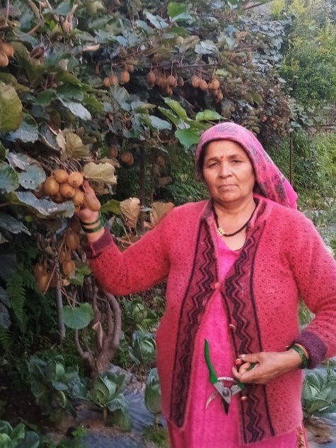 एकीकृत खेती से विजया देवी की संवर रही आजीविका, हर माह 25 हजार की कमाई
